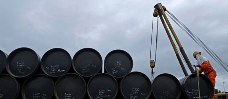 Anúncio de aumento da produção pela Opep+ gera alta no barril de petróleo